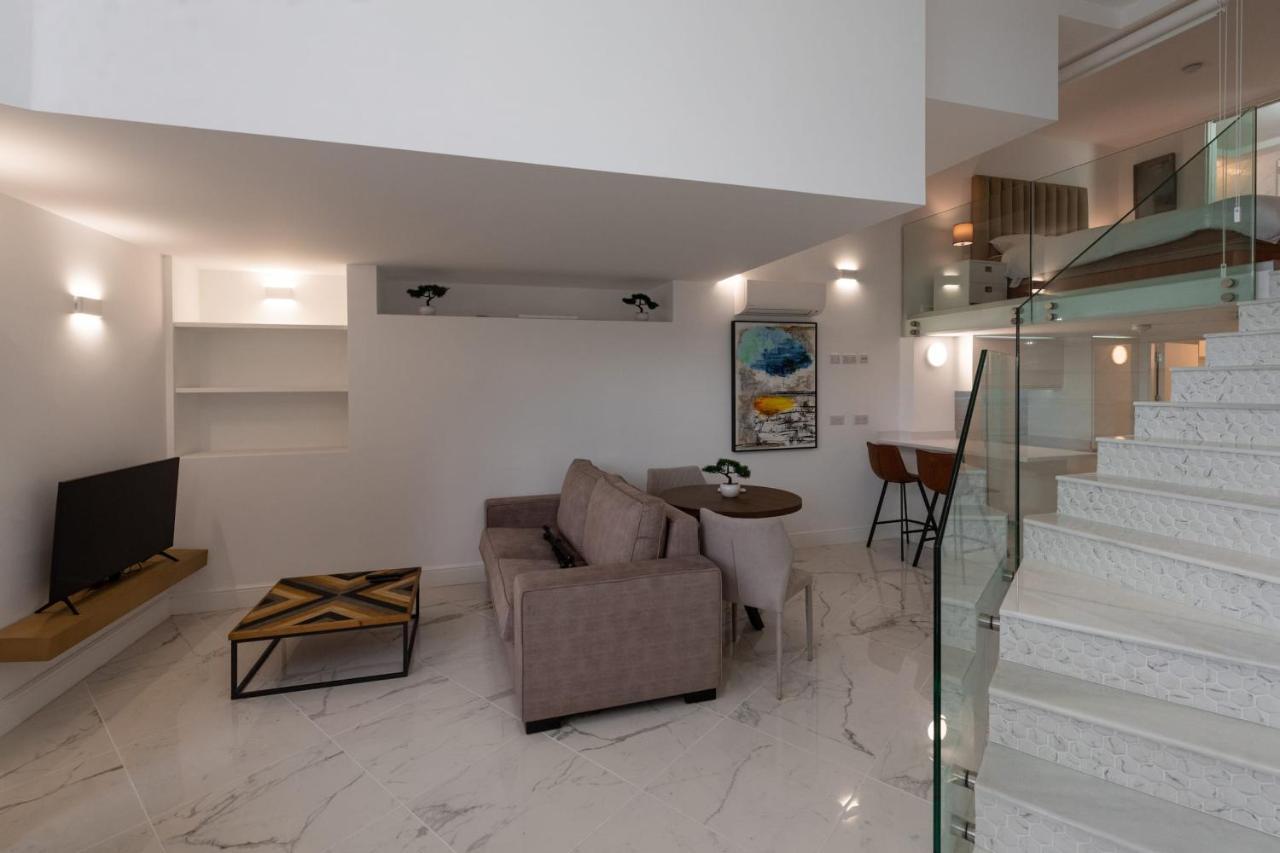 Beachfront Maisonette Gibilterra Esterno foto